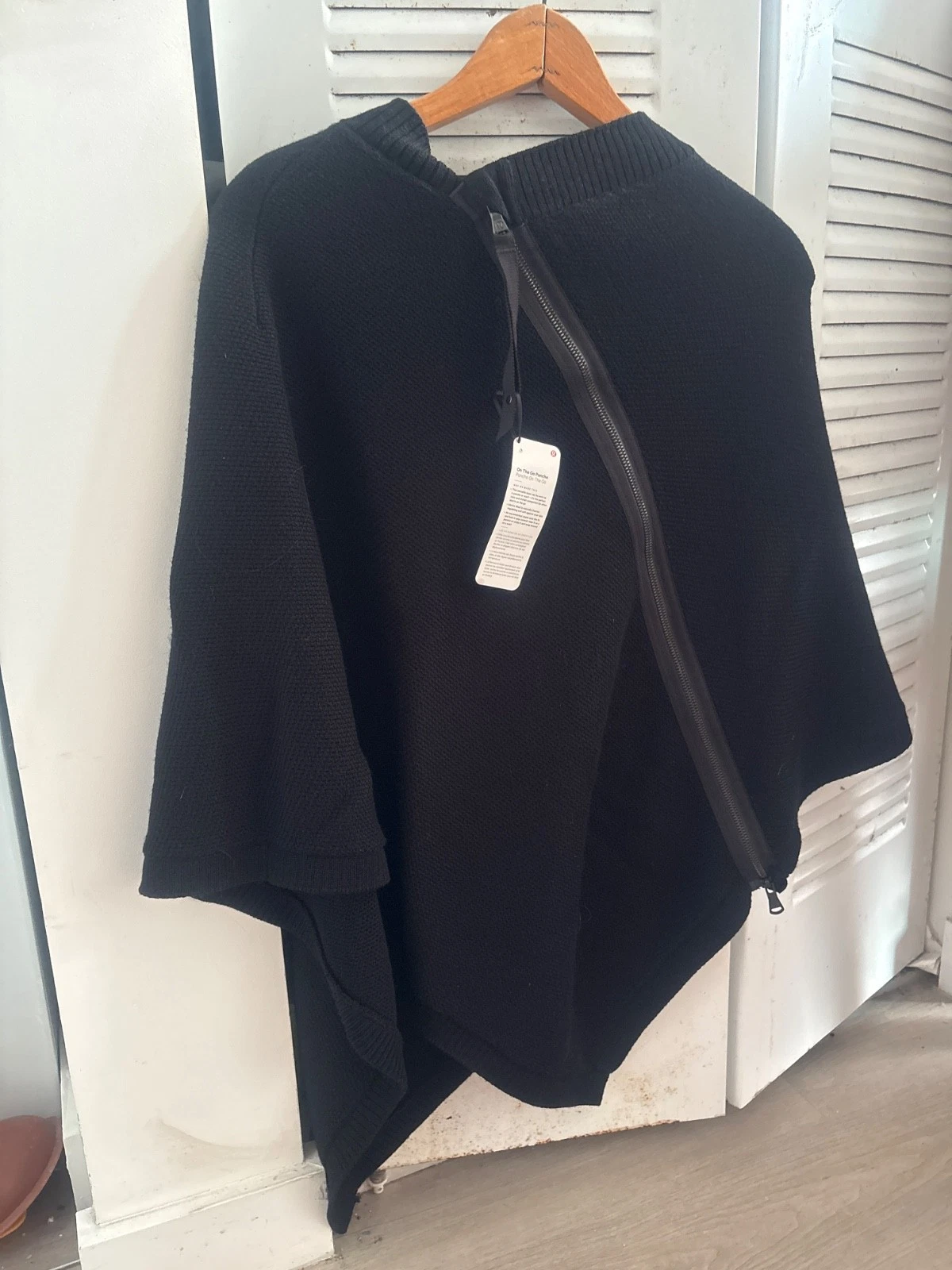 LULULEMON black merino wool ON THE GO poncho sweater Zip NEW WITH TAGS
Opens in a new window or tab