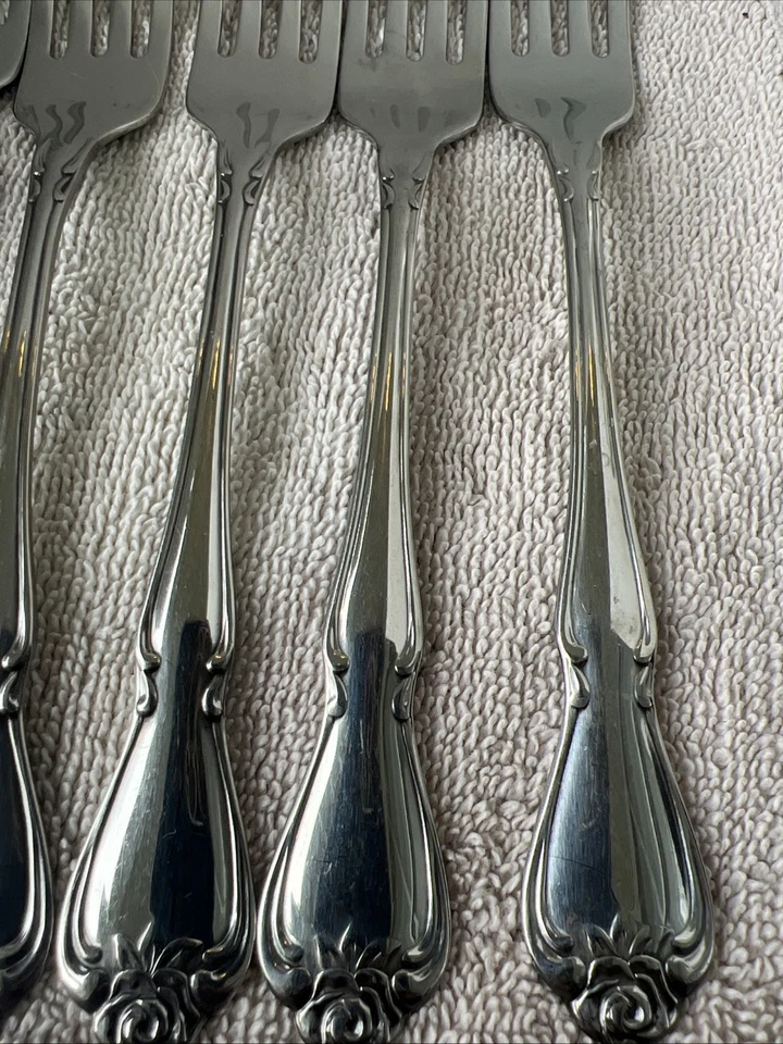 Oneida 1881 Rogers Arbor Rose True Rose aço inoxidável #552 brilhante 7 garfos de jantar - Imagem 4 de 4