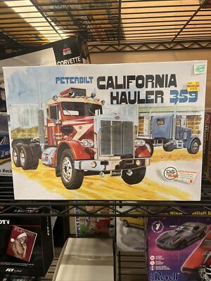 AMT Peterbilt 359 California Hauler Big Rig Plastic Truck 1/25