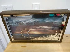 Intercraft Industries Corporation Vintage Shadowbox Clock Beach, Birds, Working!