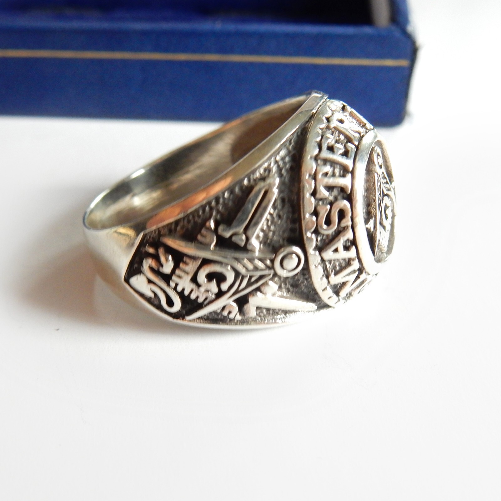 Solid Silver Masonic Signet Ring - image 5