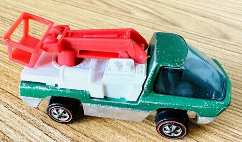 Hot Wheels Redline 1971 Heavyweights Snorkel HK Green Bucket Lift Truck
