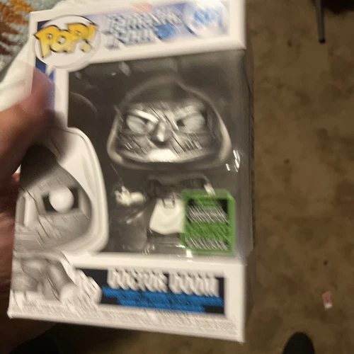 Funko Pop! Figura de vinilo Heroes: Fantastic Four - Doctor Doom (cómic Emerald City