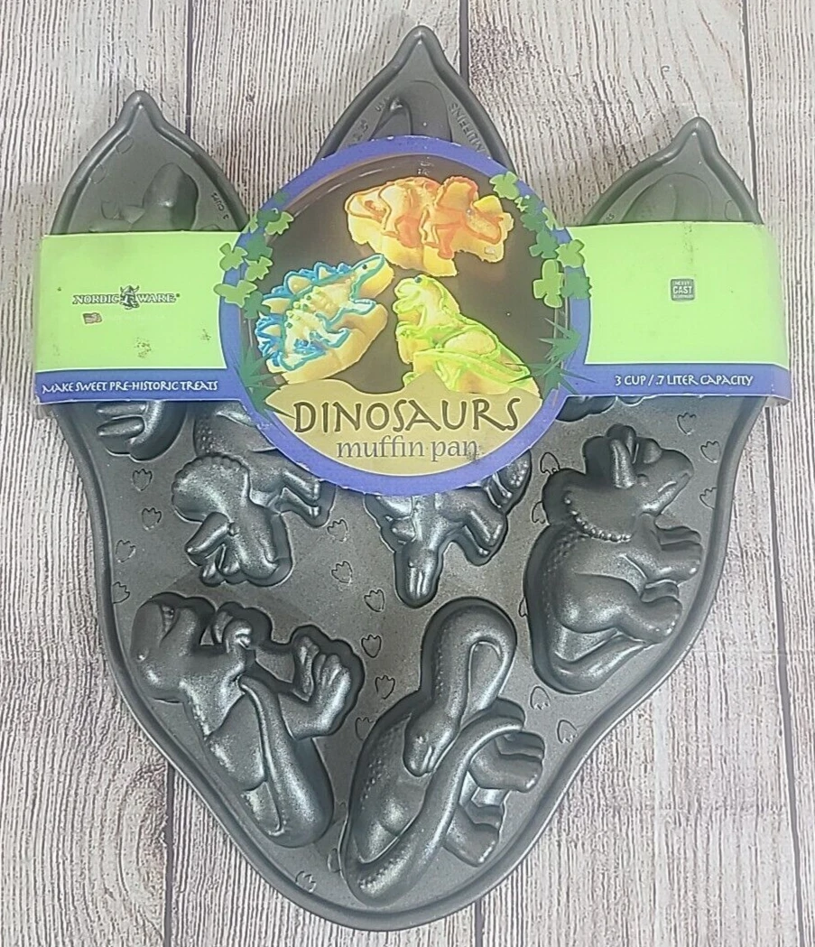 Nordic Ware Dinosaur Muffin Pan Heavy Cast Aluminum Bundt Cupcakes Baking New
Opens in a new window