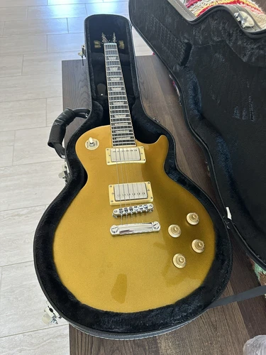 Storm The Castle LP Style Guitar