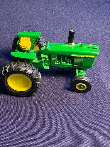 John Deere Toy Carrying Case, Plus 18 Other Pieces That Are Excellent Condition. - Picture 23 of 24