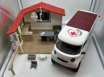 Schleich Horse Club Mobile Vet Vehicle Toy Van And Clinic