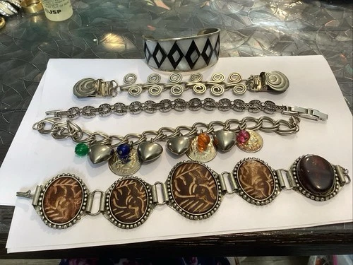 Vintage Costume Jewelry Estate Lot Beautiful BraceletGood to Excellent Condition
