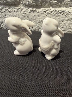 Set of 2 Vintage Porcelain White Rabbits Bunny Easter Spring READ