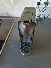 Krups Essenza Mini - Schwarze Nespresso Kapse...