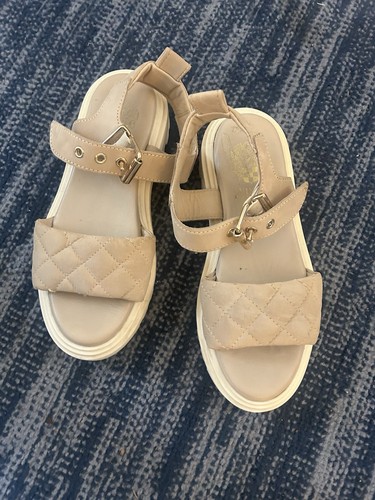 vince camuto - Picture 2 of 8