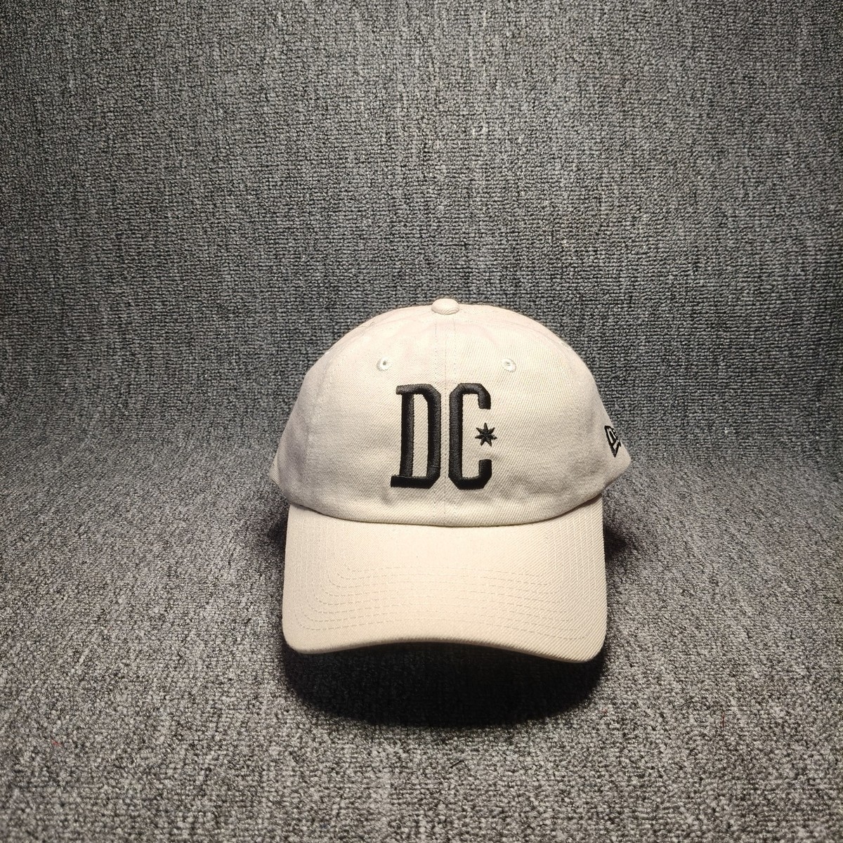 New Era DC Shoes Logo Beige Strapback Baseball Cap