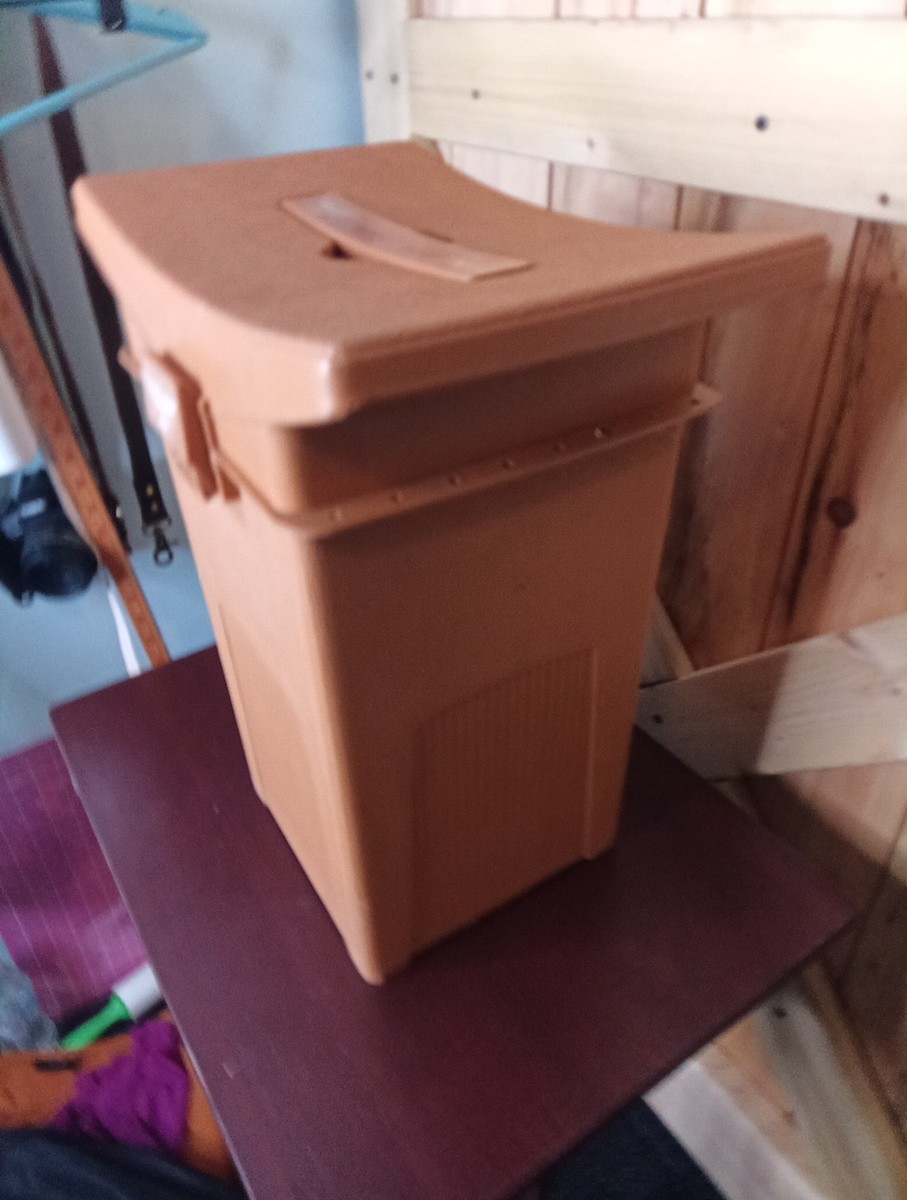 Vintage Fenwick Sports Seat 9050 Woodstream Corp Fishing Orange