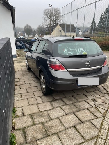 Opel Astra Benzin - Bild 5 von 8