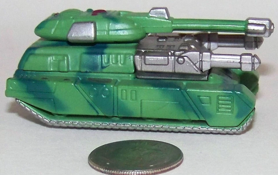 小型微型机器塑料军用彪马背心亮绿色迷彩 — 第 2/4 张图片