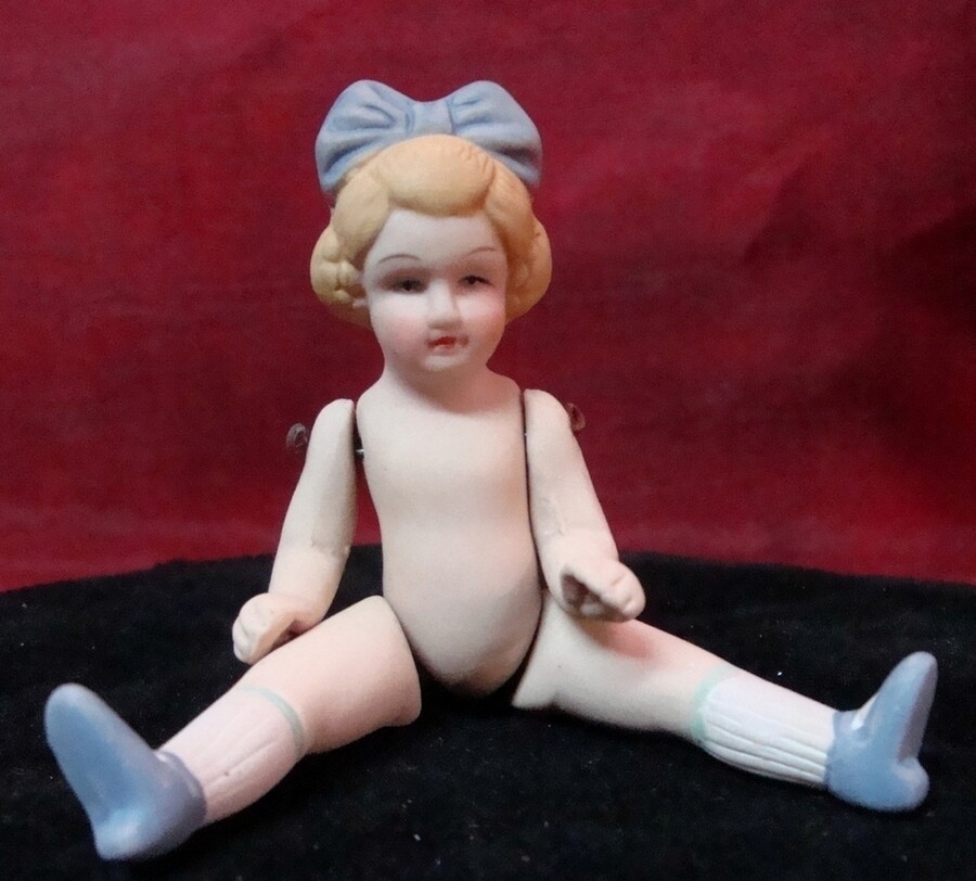 Articulated Puppet Figurine Daughter in Art Deco Nouveau Porcelain Style