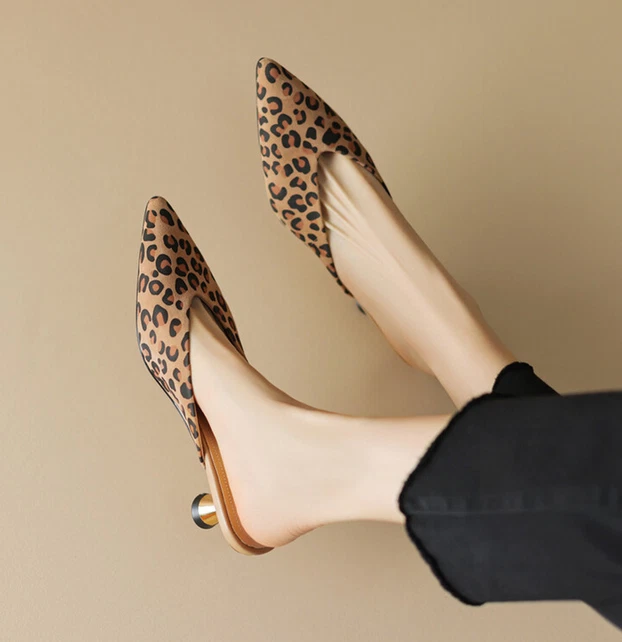 Kitten heel top leopard print shoes