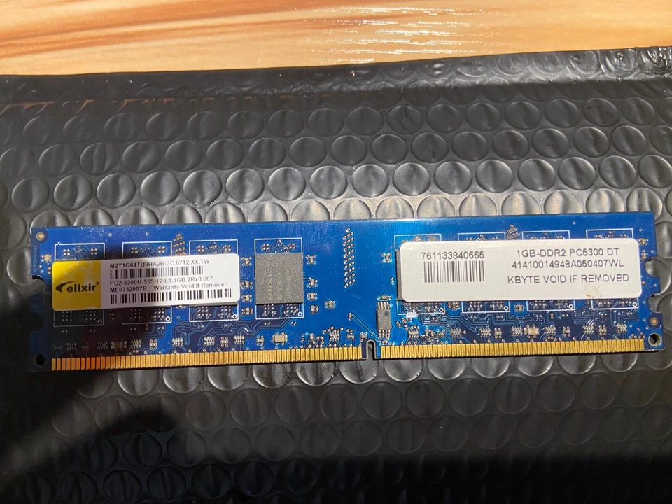 Elixir M2Y1G64TU8HB4B-3C PC2-5300U-555-12-E1 1GB Memory RAM DDR2-667MHz - Image 3 of 4