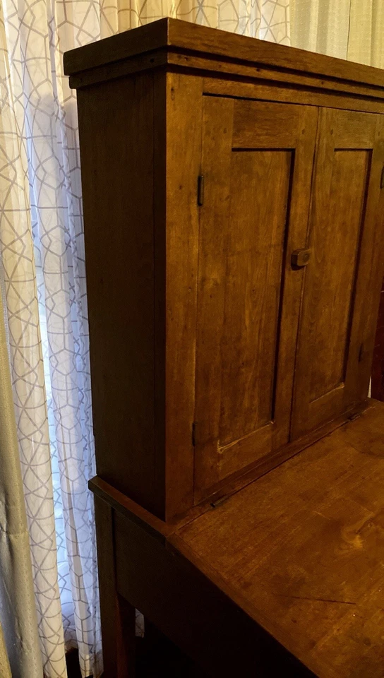 Escritorio antiguo de secretaria de roble tigre de la década de 1930 Foto 2 de 4