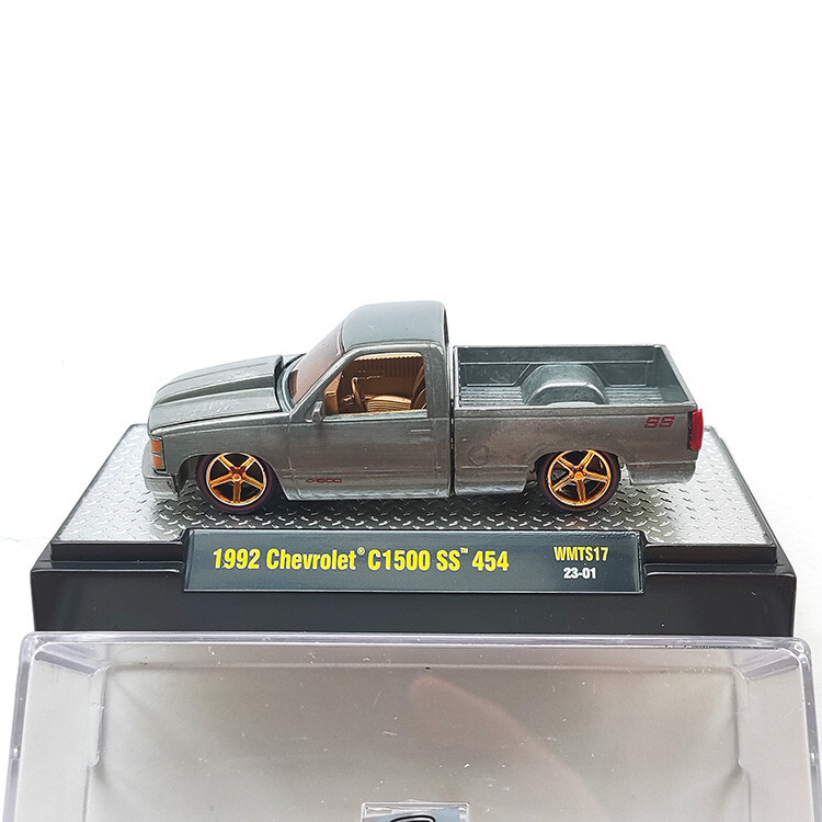 M2 Machines 1/64 1992 Chevrolet C1500 SS 454 Silverado Raw