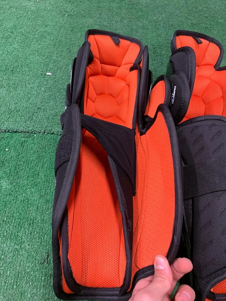 Nuevas espinilleras Tackla Breeze X1 | Senior 15" Foto 3 de 3