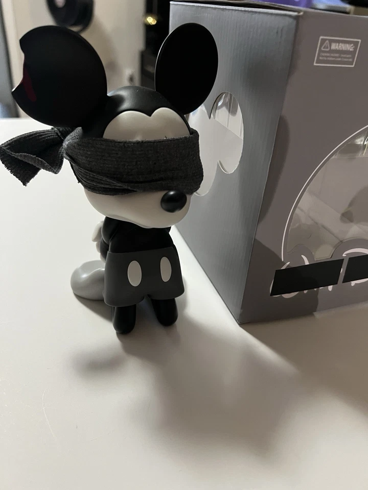 Виниловая художественная фигурка с автографом VANDUL Hostage No1 Classic Mickey Mouse Disney - Изображение 2 из 4