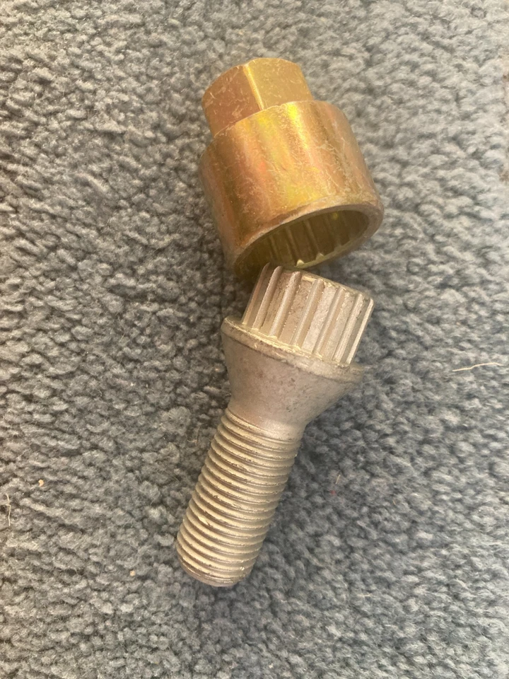 16x Genuine BBS Wheel Lug Bolts & 4x BBS Spline Security Bolts & Key NEW RARE - Image 4 of 4