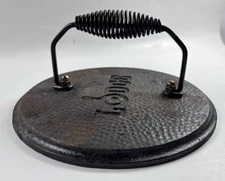 Lodge Cast Iron Grill Press Round 7.5” Cool Grip Coil Spiral Handle Hammered USA