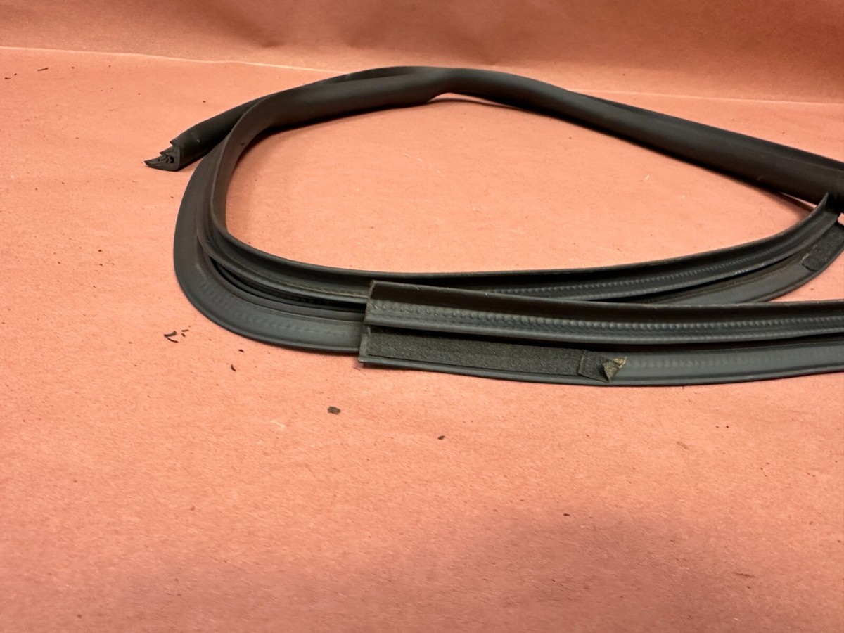 Nissan 300ZX Z32 Sunroof Window Glass Weatherstrip Seal Pair 140K