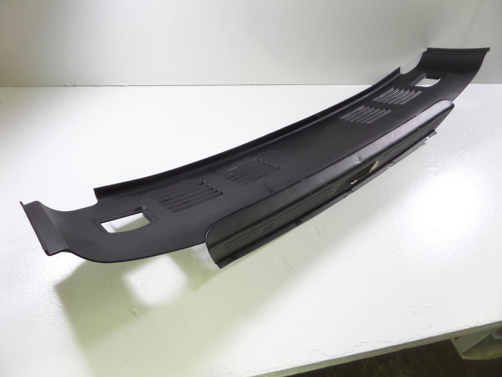 06-13 Bentley Continental Flying Spur Trunk Scuff Plate Plastic Moulding Trim 