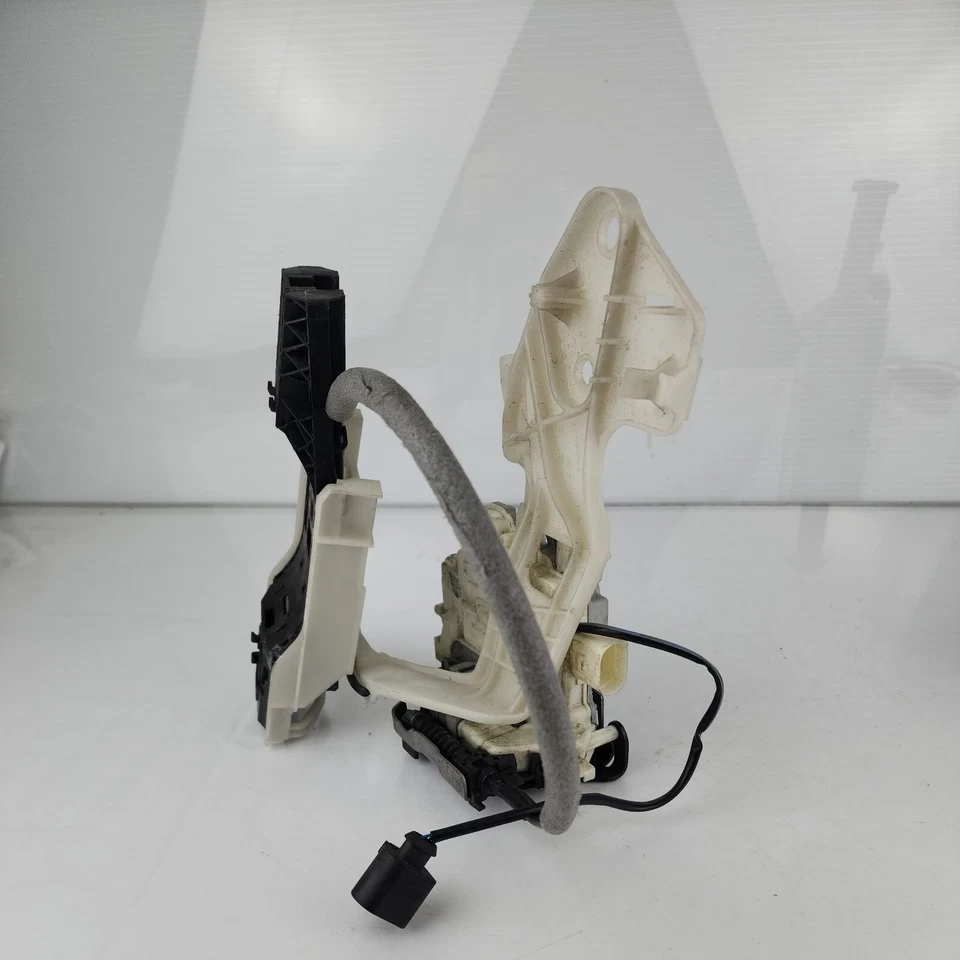 2011-2016 Fits Porsche Cayenne Front Pass Right Side Door Lock Latch Actuator Foto 2 de 4