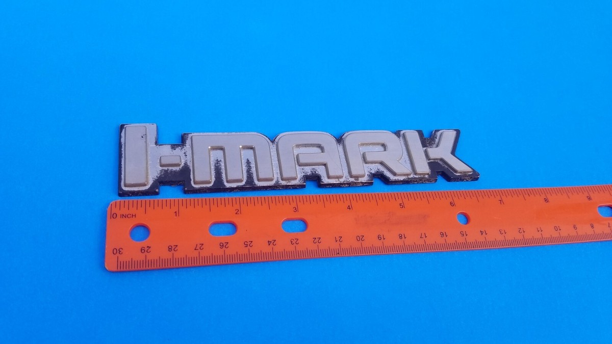 81 82 83 84 ISUZU I-MARK I MARK REAR TRUNK LID EMBLEM LOGO BADGE