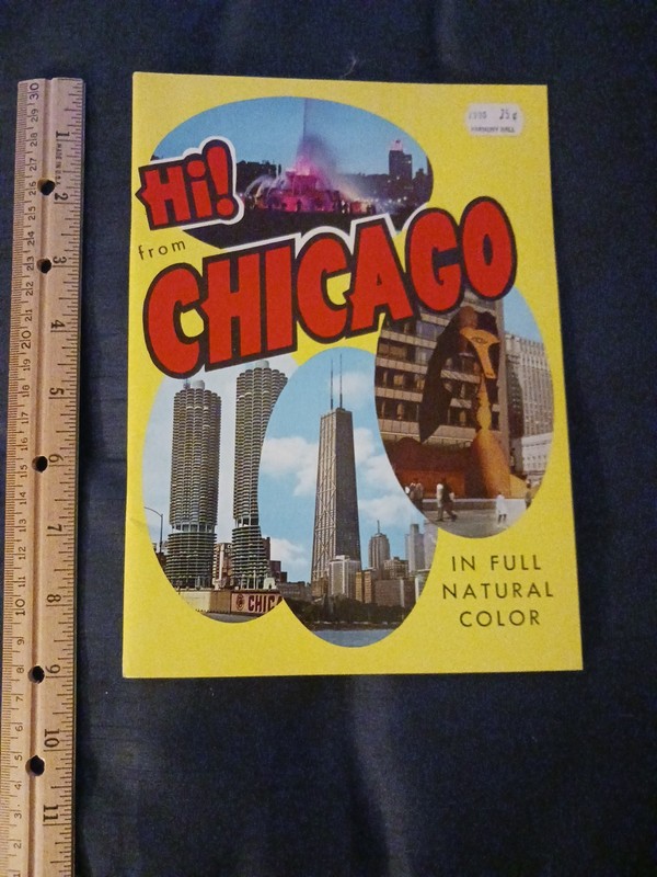 1968 Hi! From Chicago Booklet Tourist Pictures 24 Pages VINTAGE color RARE