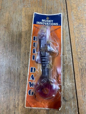 Musky Innovations  Bull Dawg Still In Package Purple Tail