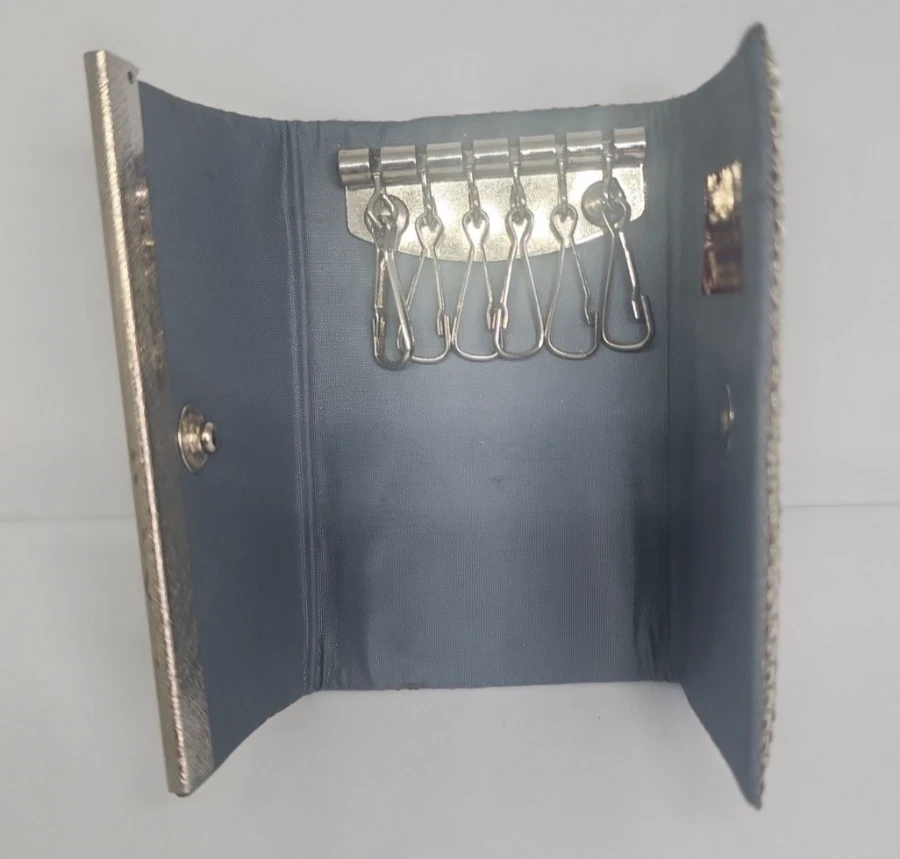 Vintage 1970's Glomesh Australian Mesh 6 Key Holder in Silver Mesh Retro - Image 2 of 4