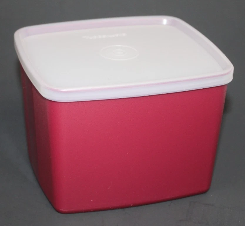 Plastic Containers Collectible 1970-1979 Time Period Manufactured