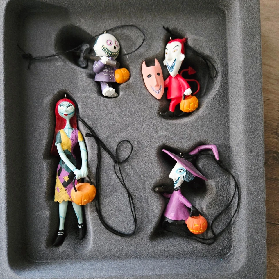 Hallmark Keepsake Halloween Town Pesadilla antes de Navidad adornos 2008 Foto 3 de 4