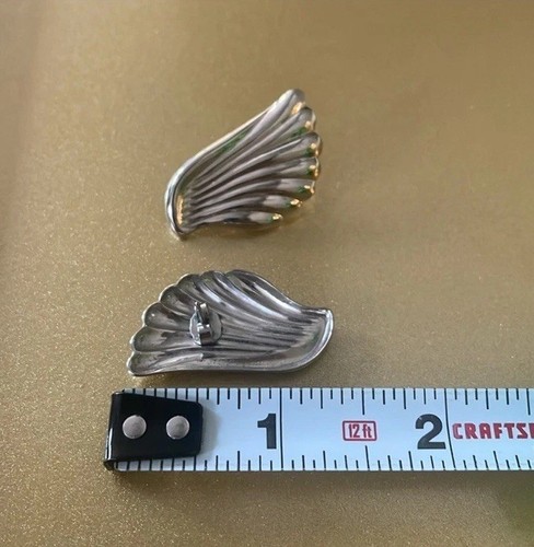 Vintage Silver Tone Wing Shaped Push Back Earrings - Picture 3 of 4