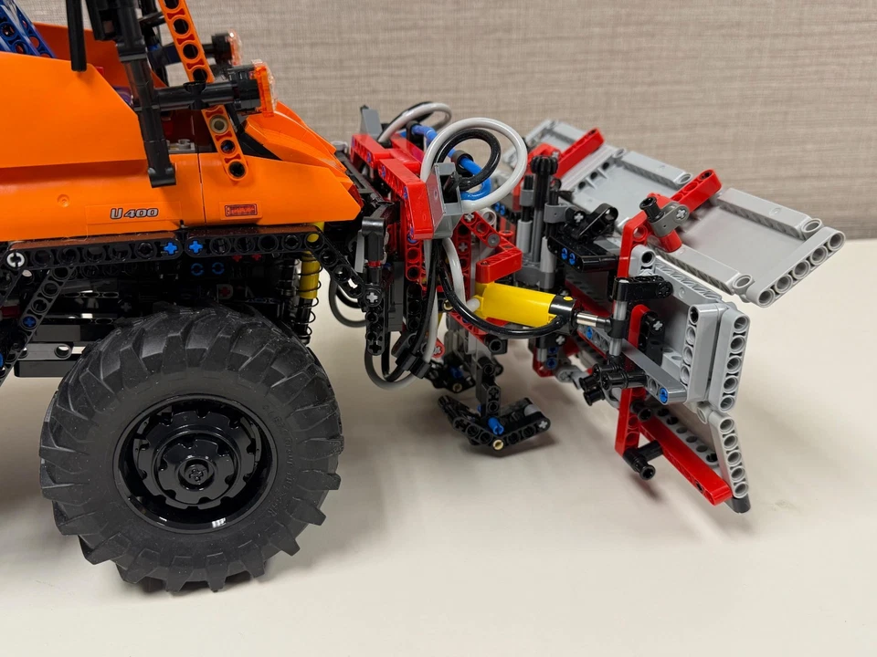 LEGO TECHNIC 8110 MERCEDES-BENZ UNIMOG U400 CUSTOM SNOWPLOW TRUCK MOC - Image 3 of 4