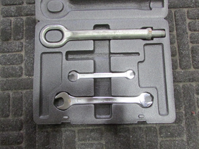 Maserati Quattroporte, Tool Kit w/ Tools, Missing Screwdriver, Used, P/N 200737