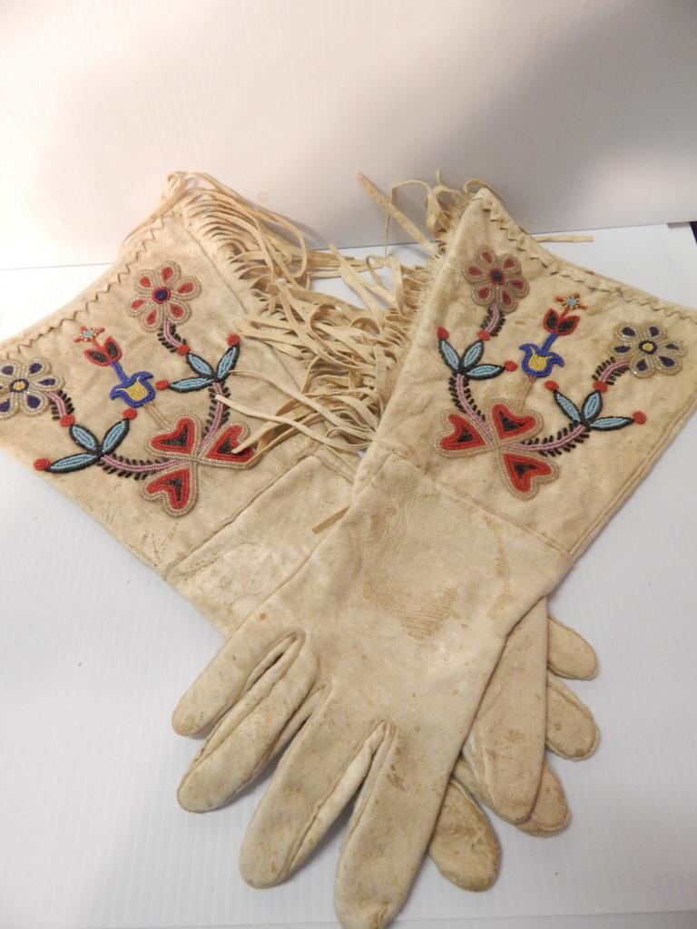 VINTAGE ANTIQUE 1910-20s NEZ PERCE' INDIAN BEADED GAUNTLETS XLNT