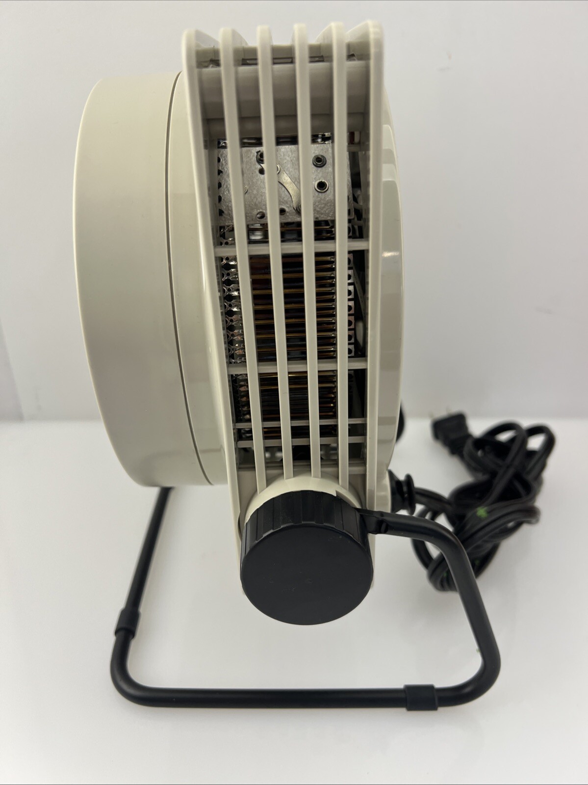 Vornado Spot Heater Whole Room, Cool Touch Cabinet, Quiet, Thermostat Control ￼￼