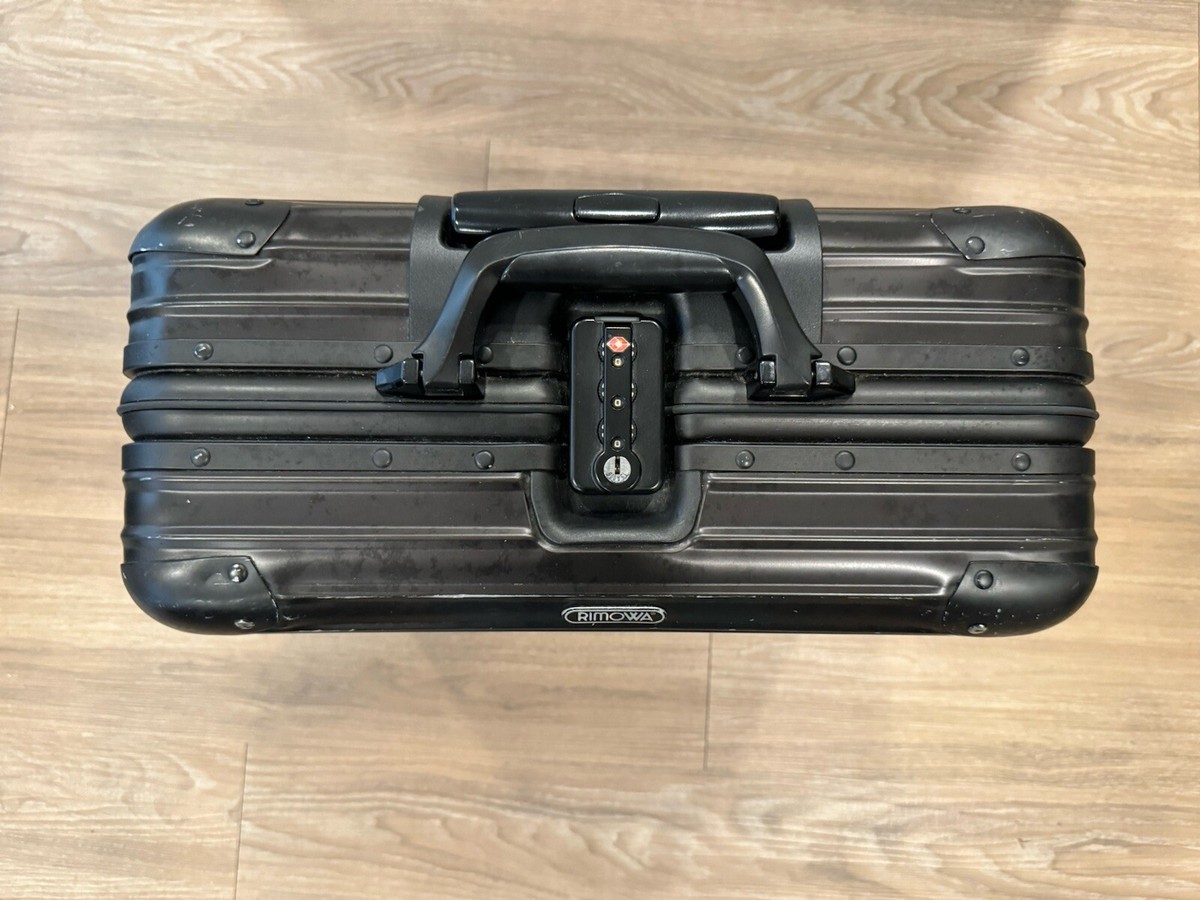 極美・98L・ガーメント付 RIMOWA TOPAS STEALTH E-TAG 極美・98L・ガーメント付 RIMOWA TOPAS STEALTH E-TAG - メルカリ