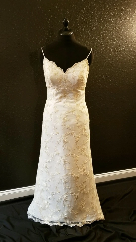 Шикарный Chantilly кружева оболочка свадебное платье из коллекции Олега Кассини - Изображение 2 из 4
