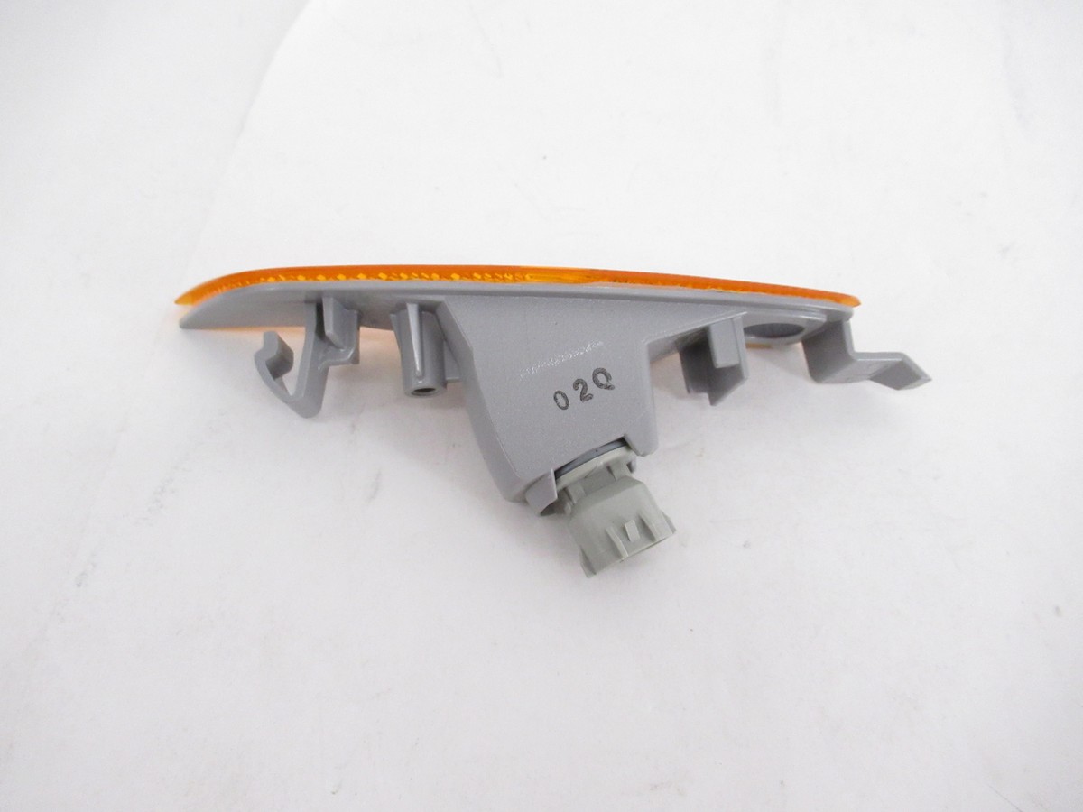 Genuine OEM Mazda NA1J-51-5F0B Front Driver Side Turn Signal 2016