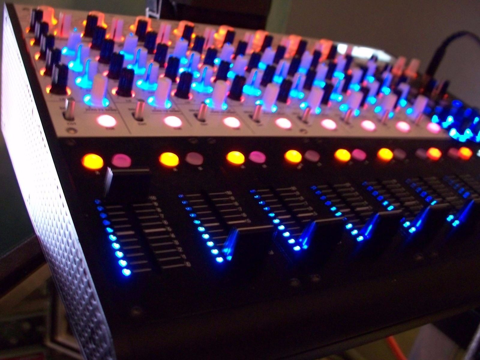 Korg ZERO8 I/O Studio Live Console 8 Channel Digital Effects DJ Mixer -  WATCH!