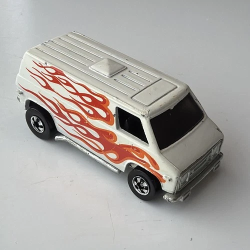 Hot Wheels Chevy G10 SUPER VAN Enamel White With Flames Vintage 1980 Diecast HK