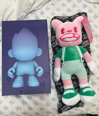 SUPERPLASTIC - DAYZEE BLANKY 8 IN. RARE and Janky plush bundle