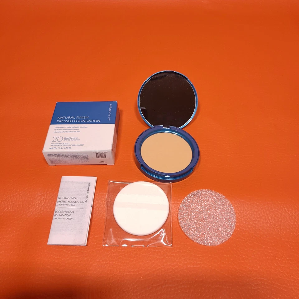 Colorescience Natural Finish Pressed Mineral Foundation SPF 20 Medium Bisque 12g - Image 3 of 4