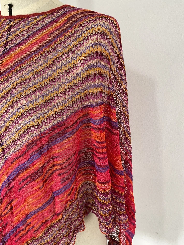 Mantón de viscosa triángulo multicolor Missoni con patrón vibrante M. en Italia E.C Foto 2 de 4